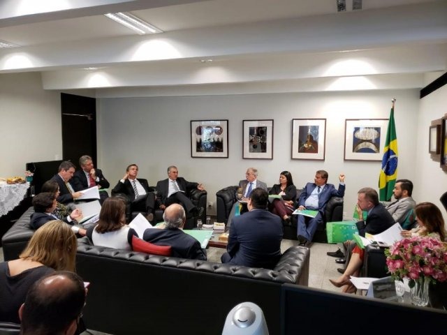 Bancada federal de MS escolhe Nelsinho como líder em Brasília Bancada federal de MS escolhe Nelsinho como líder em Brasília