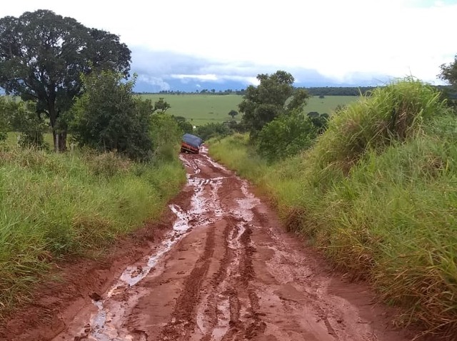 Em Nova Alvorada do Sul, falta de ações preventivas faz produtores rurais sofrerem com estradas em péssimas condições Em Nova Alvorada do Sul, falta de ações preventivas faz produtores rurais sofrerem com estradas em péssimas condições