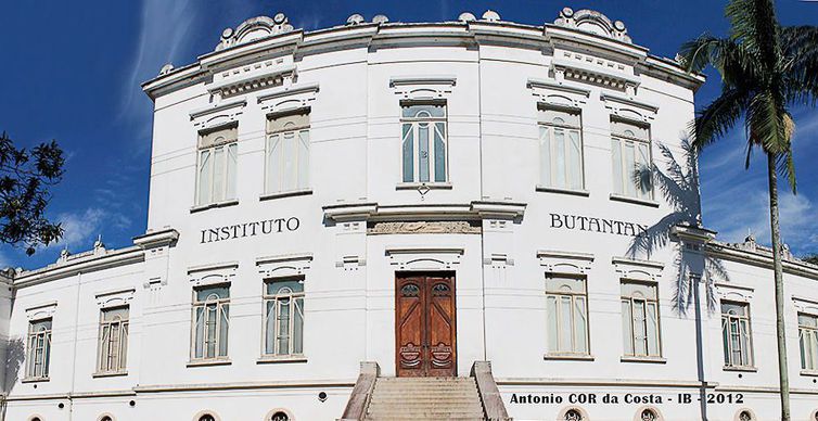 Enfermeira de São Paulo é primeira brasileira vacinada contra covid-19 © Antônio COR da Costa/Instituto Butantan/Direitos Reservados