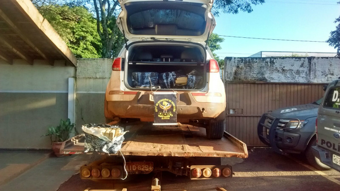 DOF apreende veiculo Roubado com quase meia tonelada de maconha. DOF realizaram apreensão de um veículo com queixa de roubo no Rio de Janeiro/RJ, com quase meia tonelada de maconha.