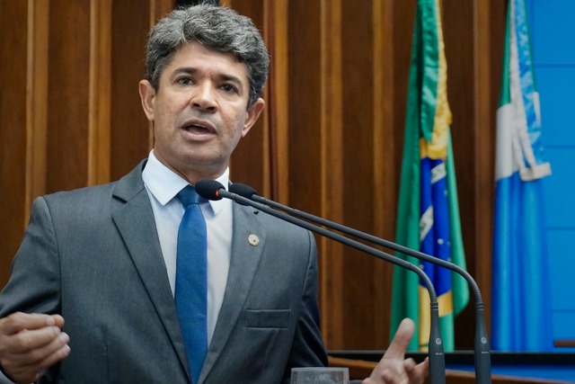 Rinaldo Modesto ressalta o direito do deficiente visual receber suas faturas em Braille