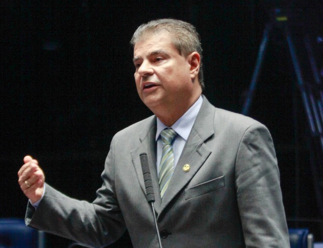 Senador Nelsinho questiona cortes de verba para universidades federais Senador Nelsinho questiona cortes de verba para universidades federais