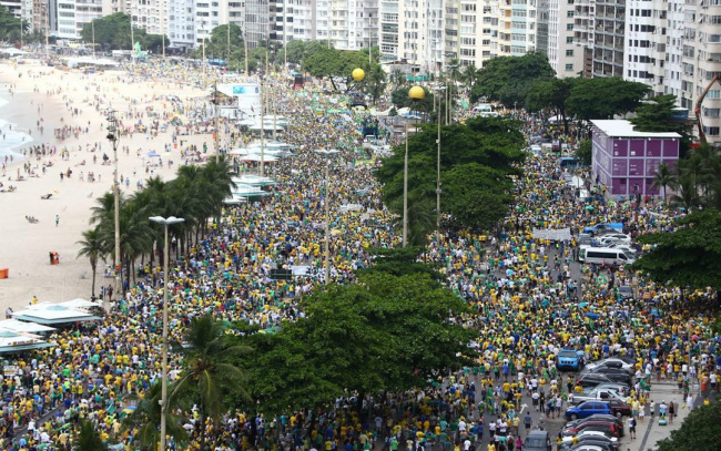 Praia de Copacabana RJ, onde acontece a manifestação contra o governo