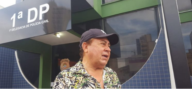 Valdir Gomes procura polícia para registrar ameaças de Alcides Bernal Vereador chegou à Depac Centro acompanhado do deputado e amigo de longa data, Jamilson Name (PDT)(Foto: Maisse Cunha)