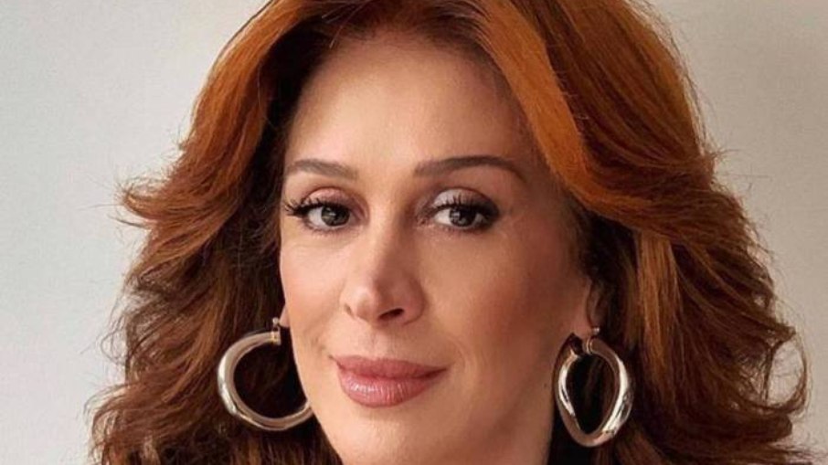 Claudia Raia defende vacina contra Covid-19 e detona negacionistas