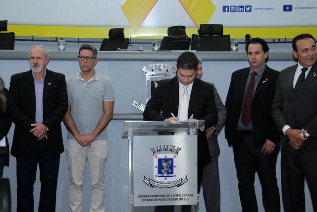 Funesp e Agepen assinam termo de cooperação para instalação de brinquedos feitos com pneus em praças da Capital Funesp e Agepen assinam termo de cooperação para instalação de brinquedos feitos com pneus em praças da Capital