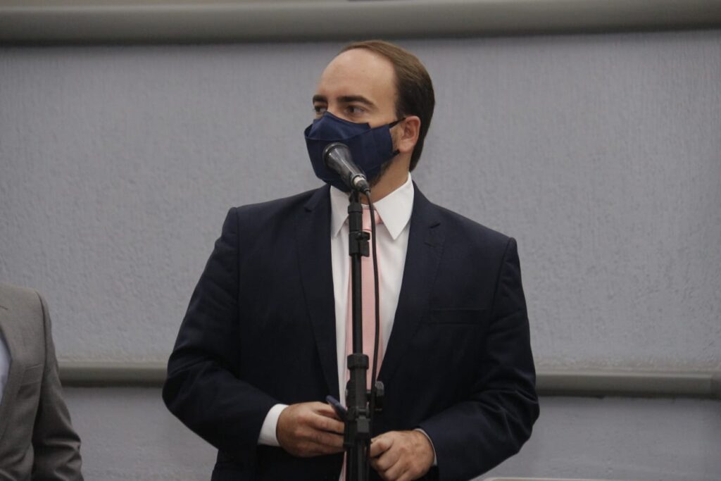 Vereador João César Mattogrosso comemora aprovação da vacina contra novo coronavírus