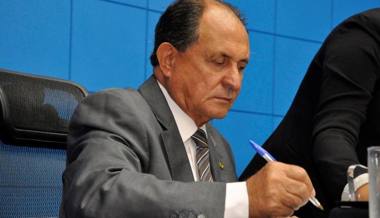 “Já dei minha contribuição”, diz Zé Teixeira ao falar em deixar a política “Já dei minha contribuição”, diz Zé Teixeira ao falar em deixar a política