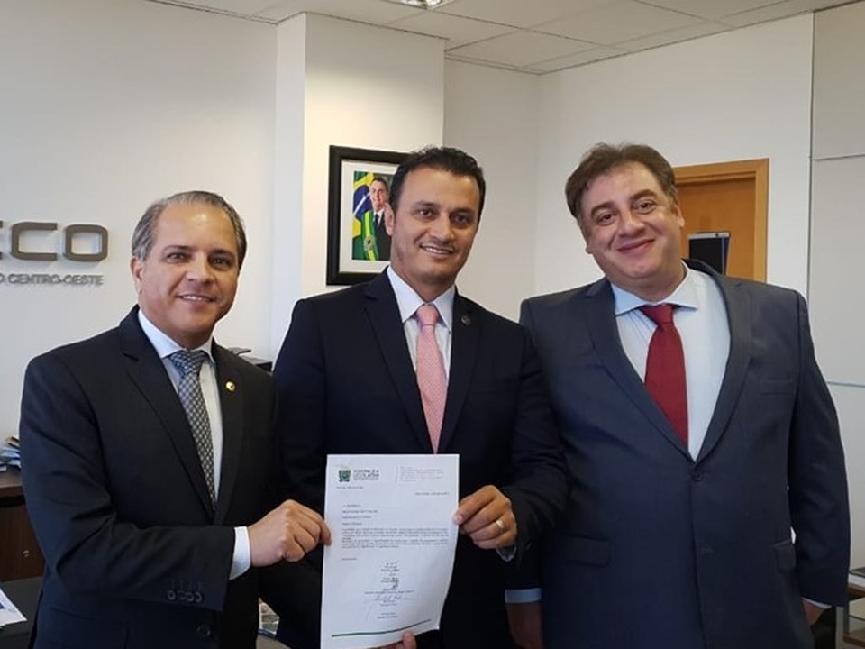 Deputado Neno Razuk participa de reunião na Sudeco para formalizar pedido de usina de asfalto quente para Dourados Deputado Neno Razuk participa de reunião na Sudeco para formalizar pedido de usina de asfalto quente para Dourados