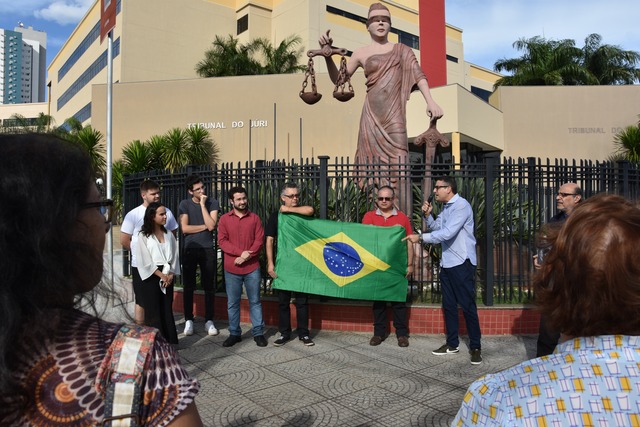 Grupo de advogados da Capital protesta contra falta de imparcialidade no Poder Judiciário Grupo de advogados da Capital protesta contra falta de imparcialidade no Poder Judiciário