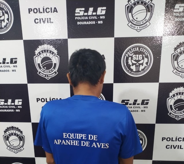 Dupla confessa ter dado pauladas, pedradas e jogado homem vivo em poço por ciúmes Rapaz de 20 anos confessou o assassinato por ciúmes — Foto: Polícia Civil/Divulgação