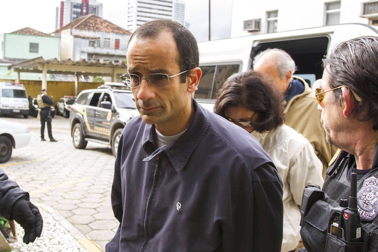 Odebrecht finaliza pedido de recuperação judicial, que pode chegar a R$ 90 bilhões A 14ª fase da operação, batizada de Erga Omnes, prendeu Marcelo Odebrecht, então presidente da Odebrecht. Outros diretores da empreiteira foram presos depois, dando origem a uma série de delações que envolveram políticos de diferentes partidos. Folhapress/Paulo Lisboa - 20.jun.2015