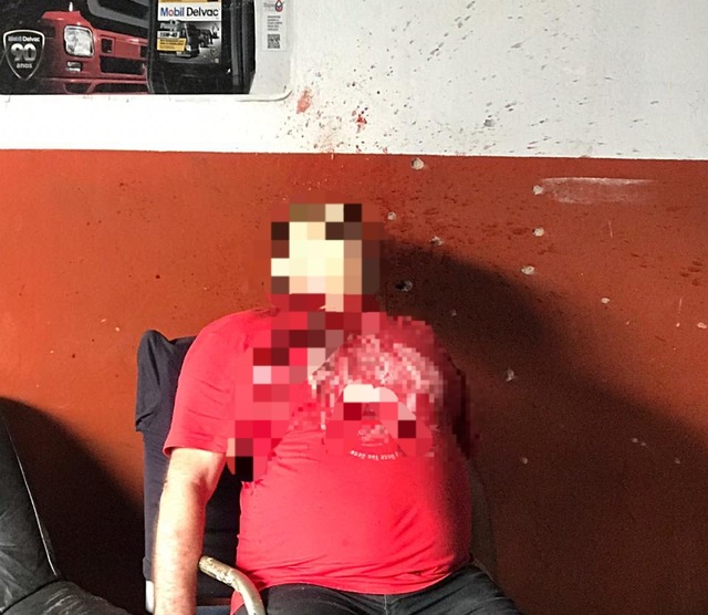 Empresario é executado dentro de oficina mecânica em Ponta Porã Peritos da Polícia Civil já estão no local fazendo os levantamentos e colhendo provas do crime. (Foto: Léo Veras)