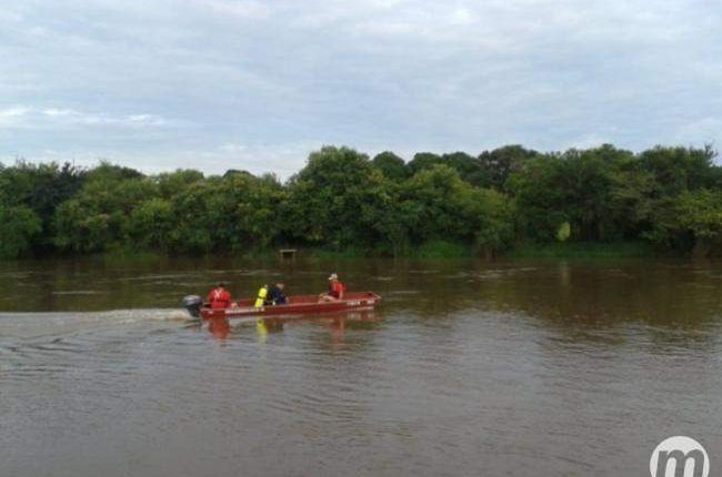 Banhista morre afogado após pular em rio durante feriado de Corpus Christi em MS Banhista morre afogado após pular em rio durante feriado de Corpus Christi em MS