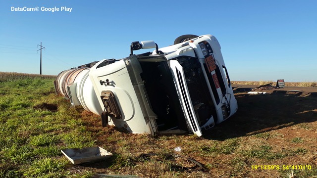 Polícia Militar Ambiental, autua empresa paulista em R$ 75 mil por derramamento de 26 mil litros de diesel contaminando o solo Polícia Militar Ambiental, autua empresa paulista em R$ 75 mil por derramamento de 26 mil litros de diesel contaminando o solo