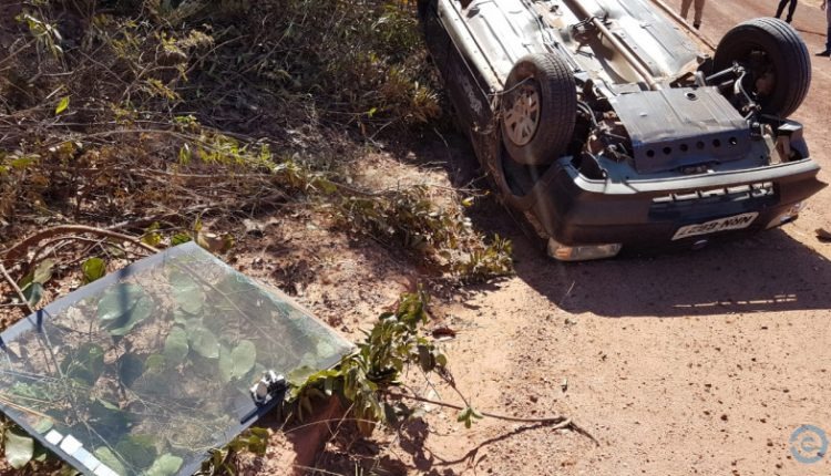 Idoso morre esmagado por carro após capotar em estrada de terra Foto: PC de Souza/ Edição de Notícias