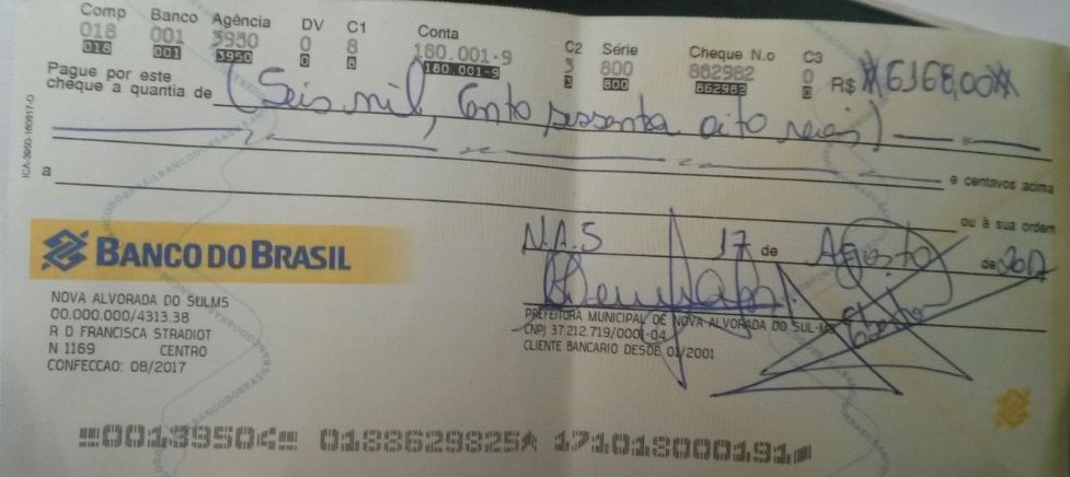 Cheque emitido com suspeita de irregularidades. foto arquivo