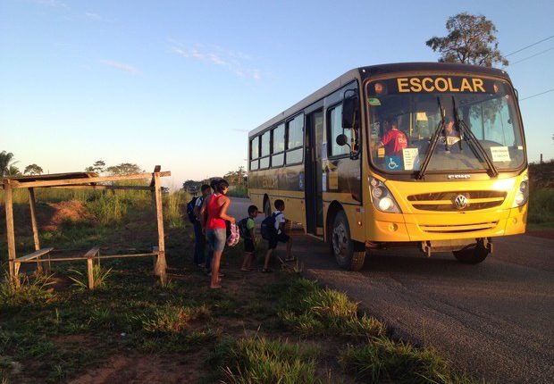 Contratação foi feita por dispensa de licitação para evitar suspensão do serviço de transporte escolar. Foto. Ilustrativa