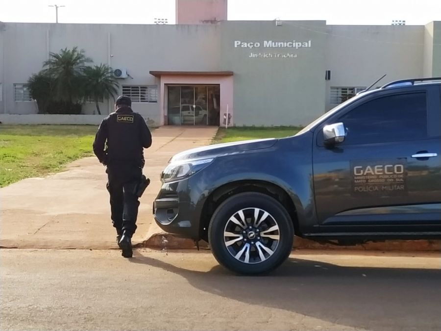 Gaeco ''fecha'' Prefeitura de Batayporã em busca de documentos Gaeco ''fecha'' Prefeitura de Batayporã em busca de documentos - Foto: Jornal da Nova