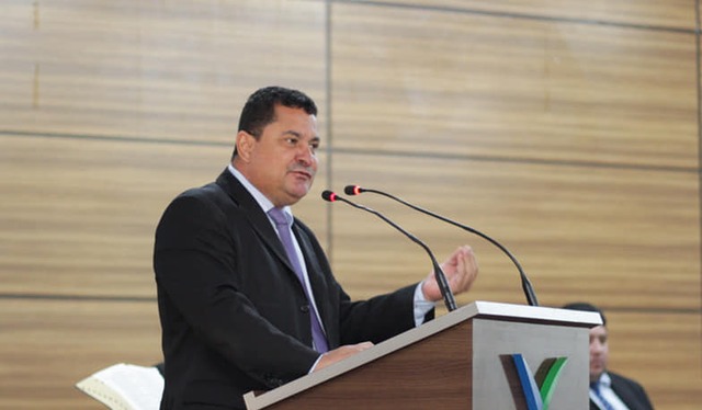 Vereador chama prefeito de mentiroso por não cumprir promessas eleitorais