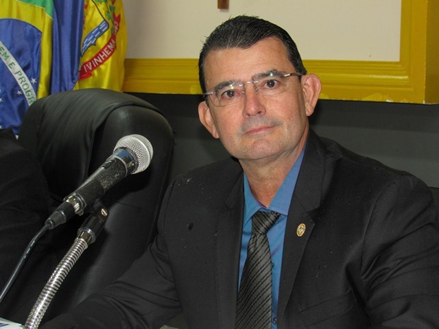 Vereador e ex-delegado Messias Furtado pilotava o ultraleve — Foto: Câmara Municipal de Ivinhema/Divulgação