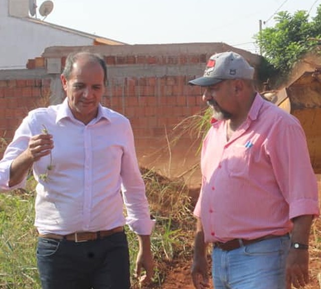 Ministério Publico determina que prefeito retome área industrial doada a empresa de vereador Prefeito Arlei Silva Barbosa (MDB) e Vereador Manoel Jesus da Rocha licenciado Secretario Municipal de Obras. Foto Divulgação