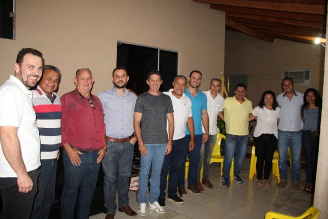 Grupo de políticos e empresários reuniram para discutir as eleições de 2020. foto Correio do MS