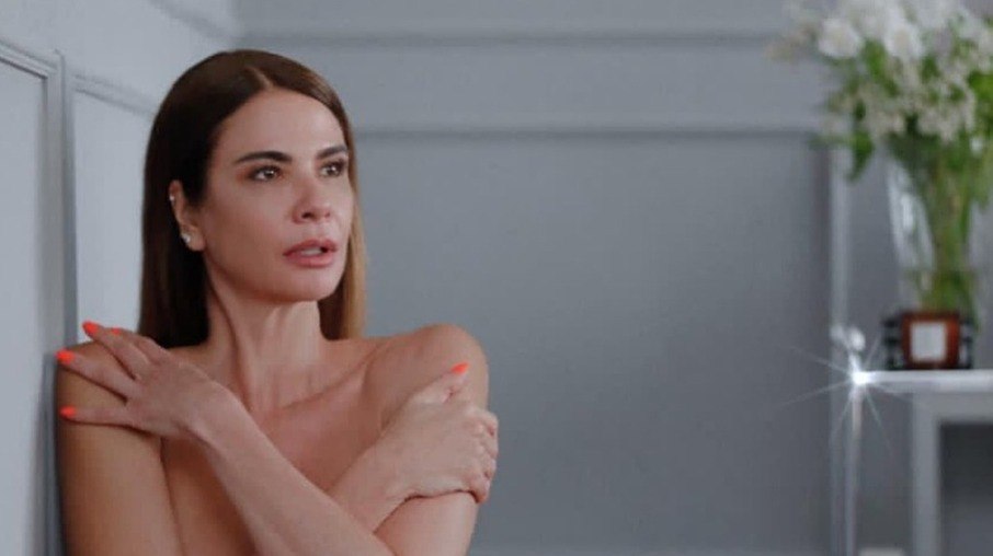Luciana Gimenez faz procedimento de Kim Kardashian que custa R$ 20 mil por área Luciana Gimenez faz procedimento de Kim Kardashian que custa R$ 20 mil por área