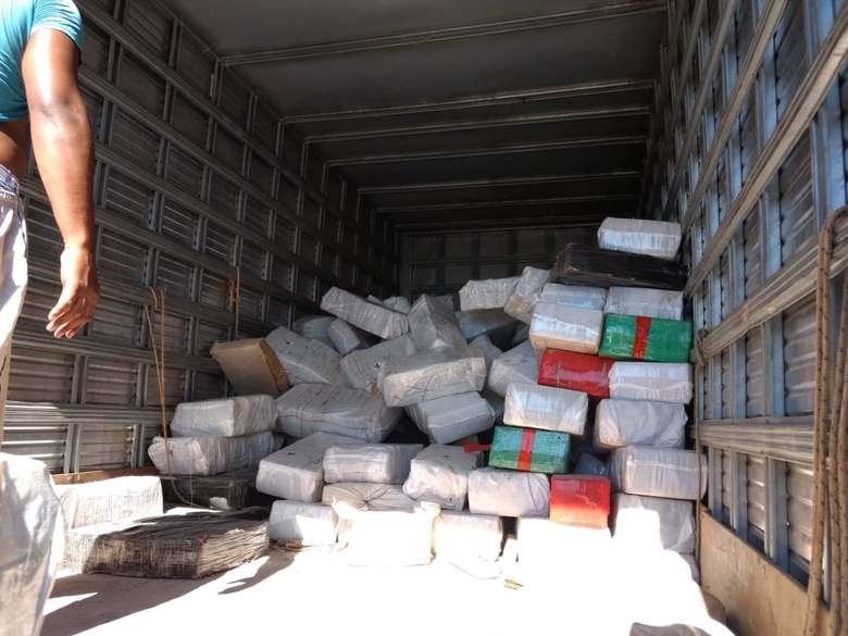 DOF fecha entreposto do tráfico e apreende quase 8 toneladas de maconha Quase oito toneladas de maconha foram apreendidas pelo DOF - Crédito: Osvaldo Duarte/Dourados News