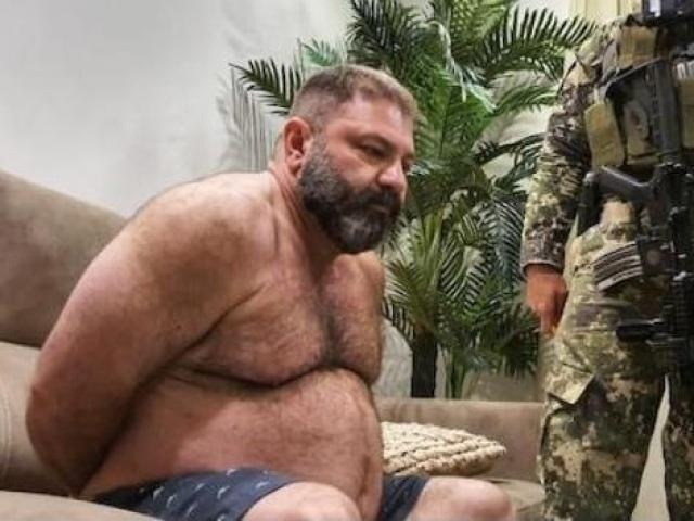 Suspeitos de fornecer drogas e armas para o PCC são presos em operação Levi é considerado um dos principais fornecedores de drogas e armas para a fação criminosa (Foto: divulgação/Senad)