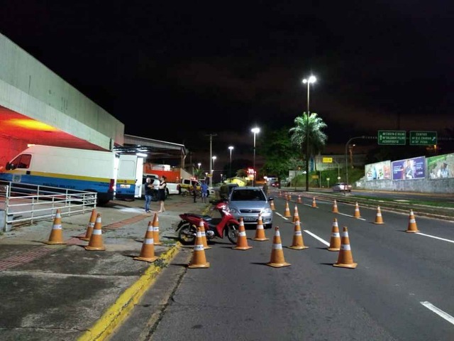 Operação Lei Seca foi realizada na Avenida Costa e Silva. (Divulgação)