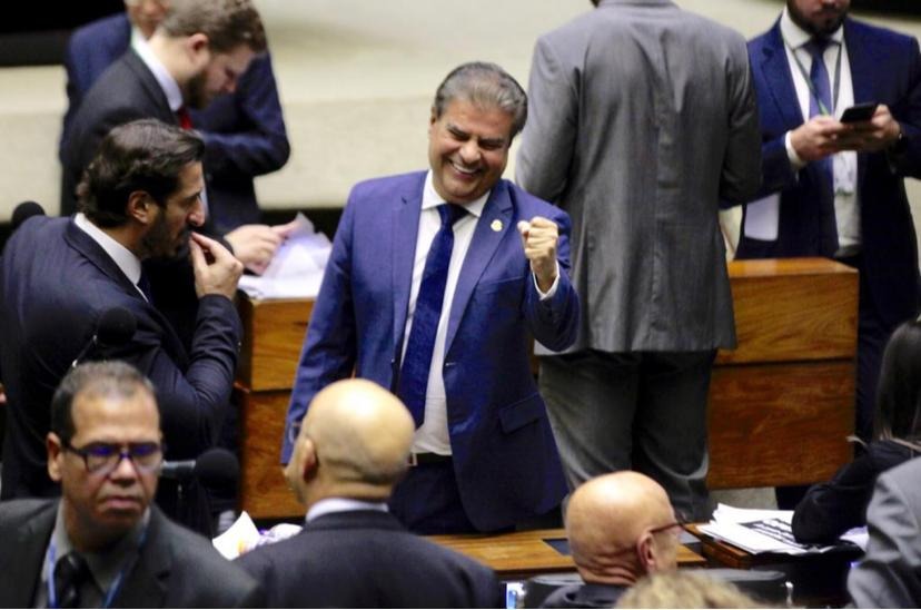 Ministro promete a liberação de R$ 27 milhões para obras de Campo Grande