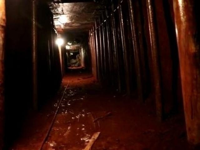 Quadrilha de ladrões de banco gastou R$ 1 milhão em “plano de ataque” Quadrilha de ladrões de banco gastou R$ 1 milhão em “plano de ataque”