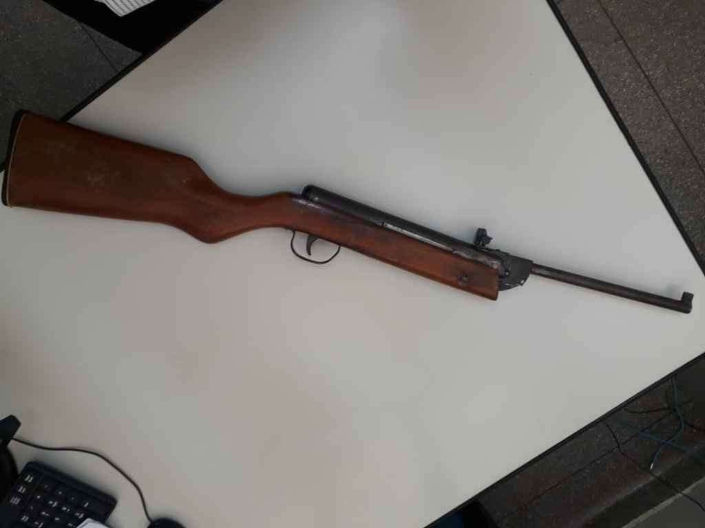 Adolescente atira acidentalmente com espingarda e mata amigo de 13 anos em MS