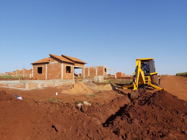 Em Julho, Sanesul já havia feito a rede de água nas ruas do loteamento.