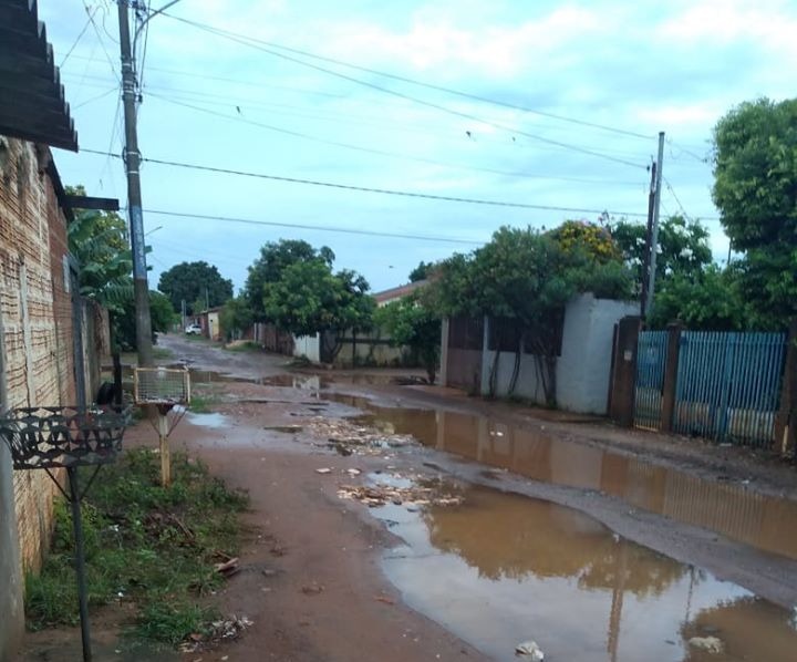 Deputado Neno Razuk solicitou cascalhamento nas ruas do bairro e outras ações na área de infraestrutura para mais três locais