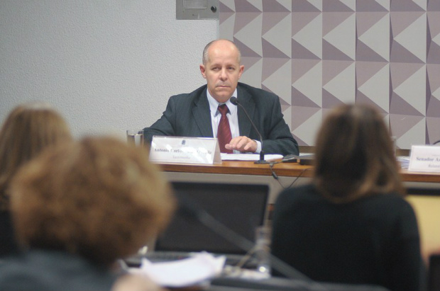 Testemunhas de juízo explicam crime de Dilma Rousseff Para o auditor fiscal Antonio Carlos Costa D’Ávila Carvalho, editar um decreto em discordância com a lei orçamentária é “gravíssimo”:/Waldemir Barreto/Agência Senado