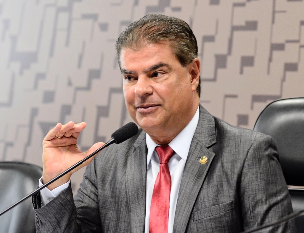 Senador Nelsinho Trad consegue R$ 1,3 milhão para obras de saneamento Senador Nelsinho Trad consegue R$ 1,3 milhão para obras de saneamento