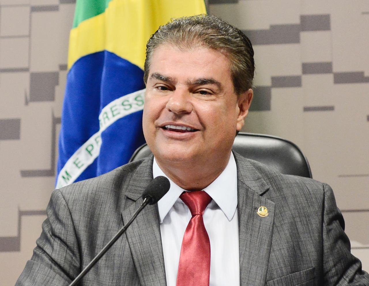 De casa, mesmo isolado com coronavírus, o senador Nelsinho Trad mantém atuação por MS De casa, mesmo isolado com coronavírus, o senador Nelsinho Trad mantém atuação por MS