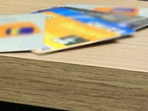 Anuidades de cartões de crédito têm alta de até 85% Quase metade das dívidas dos catarinenses é comcartão de crédito (Foto: Géssica Valentini/G1)