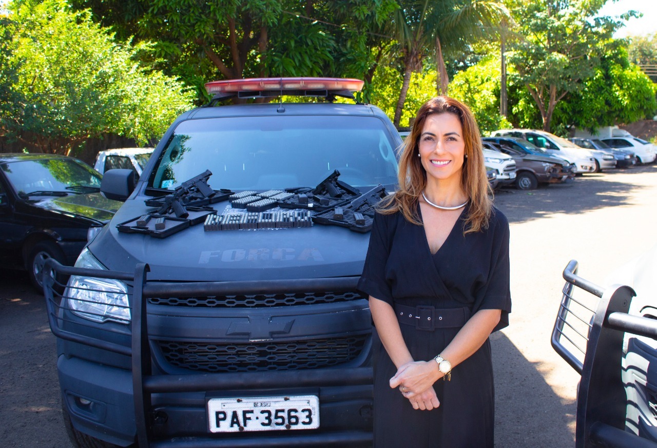 Senadora Soraya Thronicke entrega viaturas, armamento e munição para Polícia Civil de MS Senadora Soraya Thronicke entrega viaturas, armamento e munição para Polícia Civil de MS