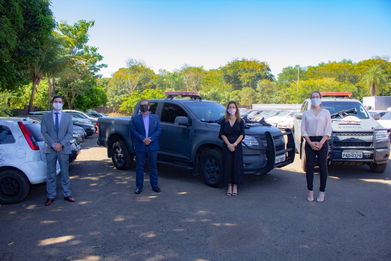 Senadora Soraya Thronicke entrega viaturas, armamento e munição para Polícia Civil de MS Senadora Soraya Thronicke entrega viaturas, armamento e munição para Polícia Civil de MS