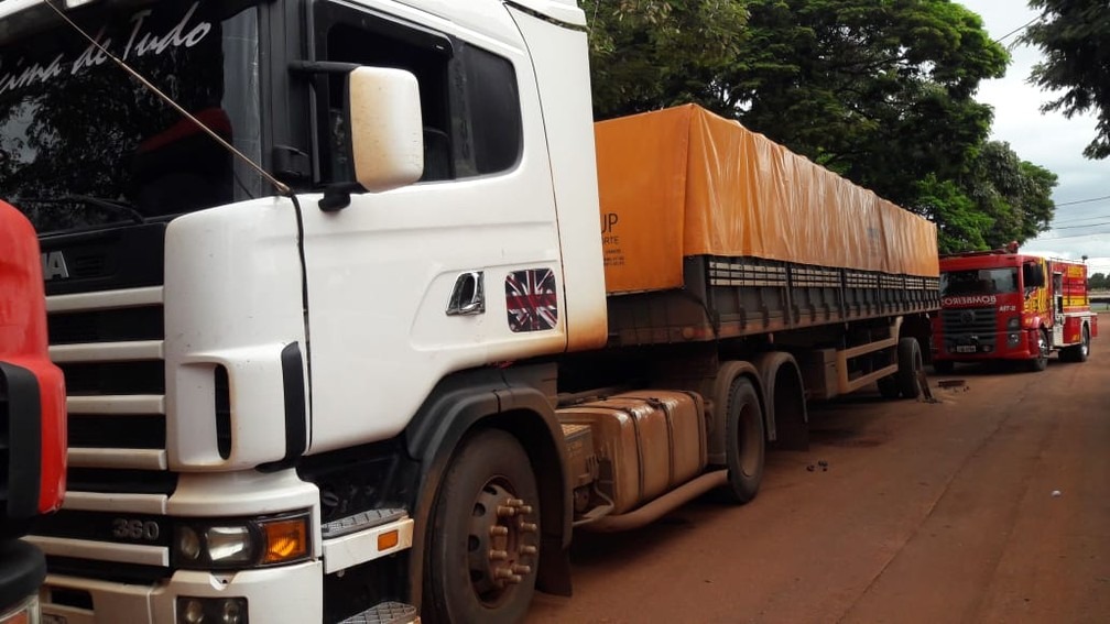 Dois caminhoneiros são presos transportando 1,2 tonelada de maconha em MS Dois caminhoneiros são presos transportando 1,2 tonelada de maconha em MS