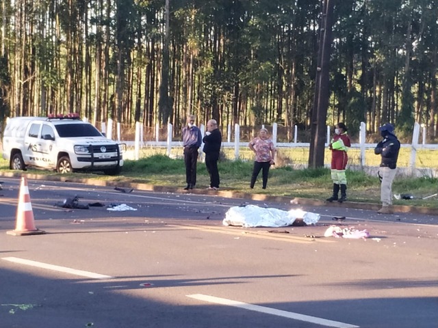 Idoso de 81 anos morre esmagado após ser atropelado por caminhão Idoso de 81 anos morre esmagado após ser atropelado por caminhão