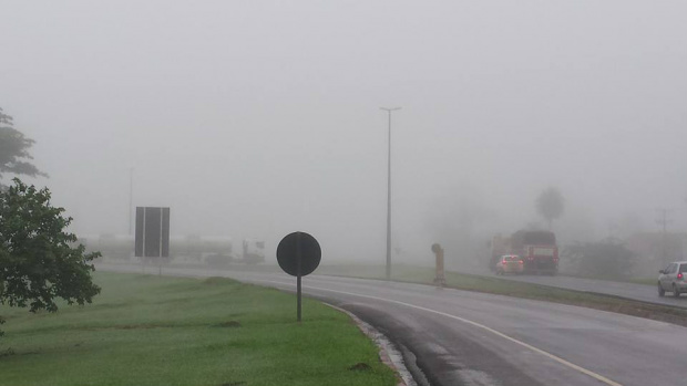 Nevoeiro no trevo da BR 163 k 368 em Nova Alvorada do SulFoto:/ Leandro Medina
