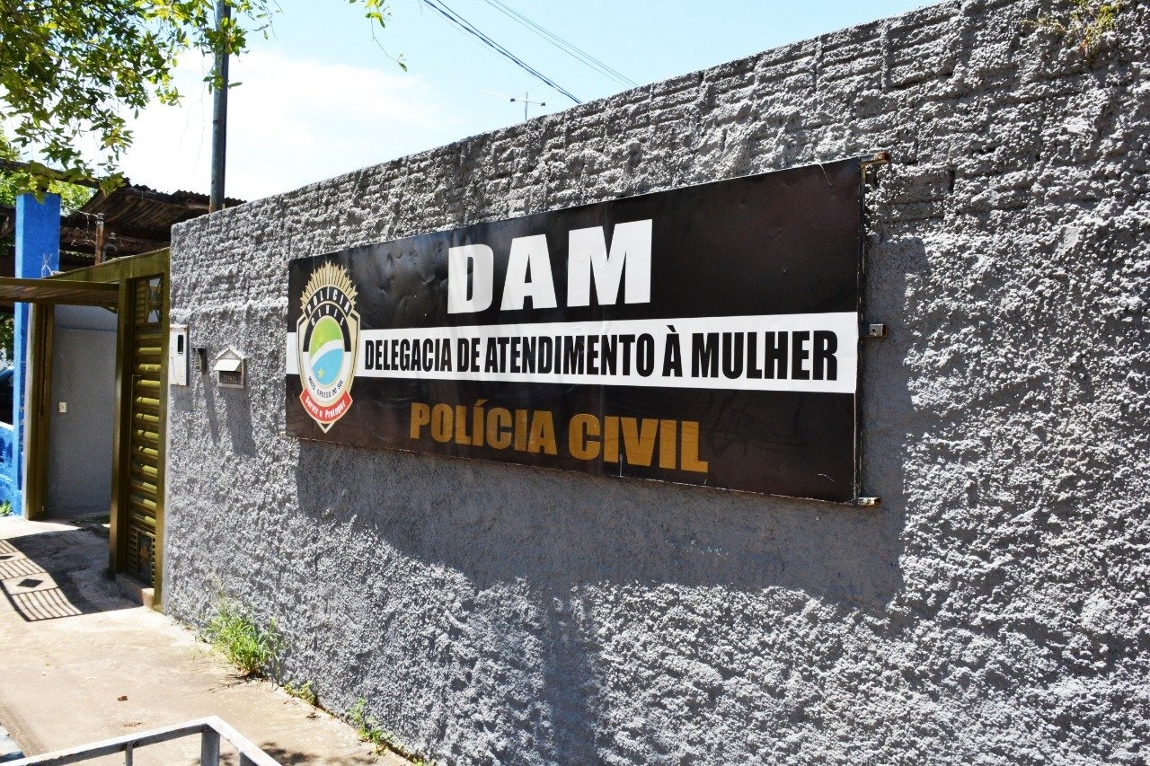 Estuprada e agredida por 20 anos, mulher era mantida presa em casa pelo marido Estuprada e agredida por 20 anos, mulher era mantida presa em casa pelo marido