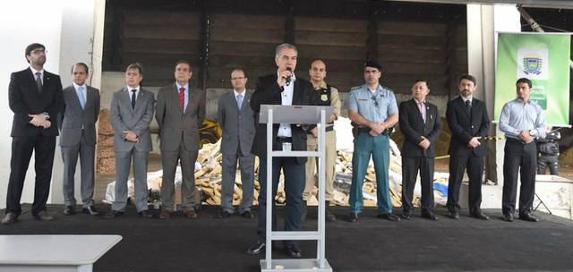Secretário de Estado de Justiça e Segurança Pública, José Carlos Barbosa, o deputado estadual Coronel David, o delegado-geral da Polícia Civil, Marcelo Vargas, e o comandante-geral da Polícia Militar, coronel Edgard Júdice Teixeira e o diretor do DOF, Coronel Ary Carlos Barbosa.