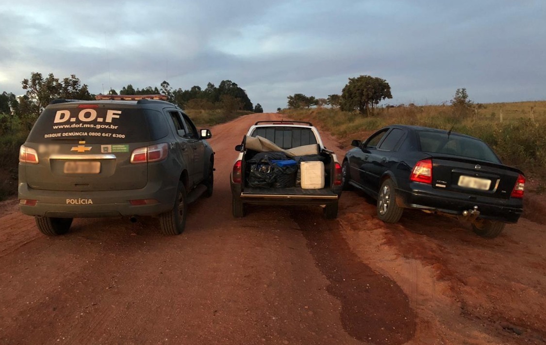 Veículo com mais de 300 quilos de maconha que seguia para Campo Grande foi apreendido pelo DOF durante a Operação Hórus Veículo com mais de 300 quilos de maconha que seguia para Campo Grande foi apreendido pelo DOF durante a Operação Hórus