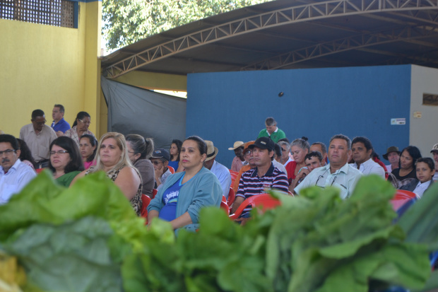 R$ 480 mil vai beneficiar 36 famílias da agricultura familiar Assinatura dos contratos da 4ª Chamada Pública para aquisição da produção da agricultura familiar; / Foto: Ronaldo Bueno