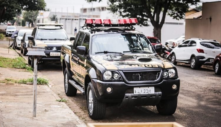 Polícia Federal cumpre mandados em órgão que atende indígenas em Campo Grande Polícia Federal cumpre mandados em órgão que atende indígenas em Campo Grande